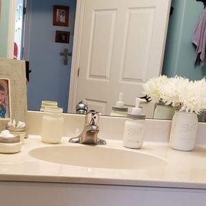 Ball jar Bathroom accessories in cream color